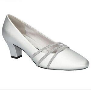 Easy Street Women's Cristiny Slip-On Pumps Silver Size 8.5 NWOB